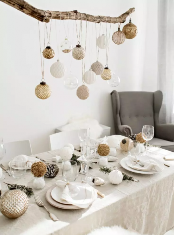 4-idee-de-deco-table-branche-noel